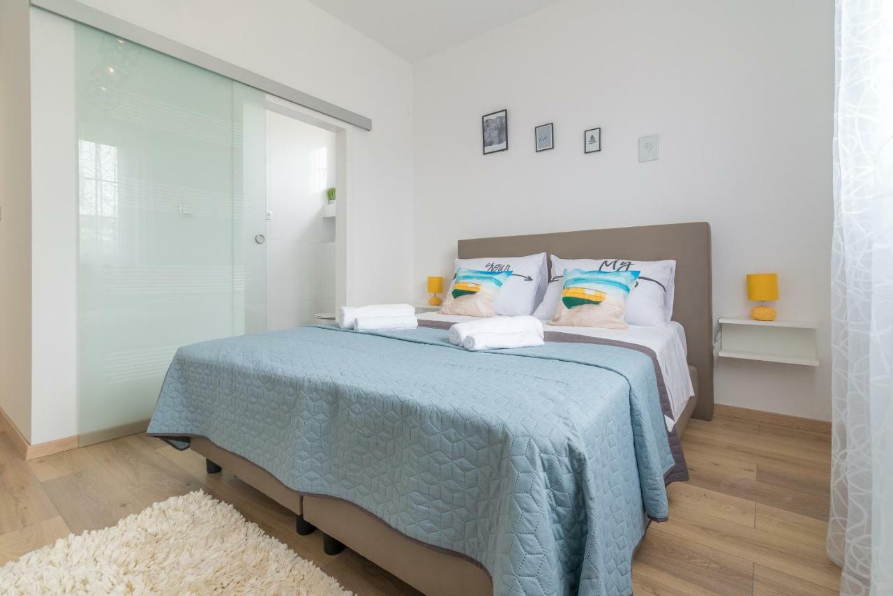 S&I Peaceful Holiday Home With Pool & Jacuzzi Galovac  المظهر الخارجي الصورة