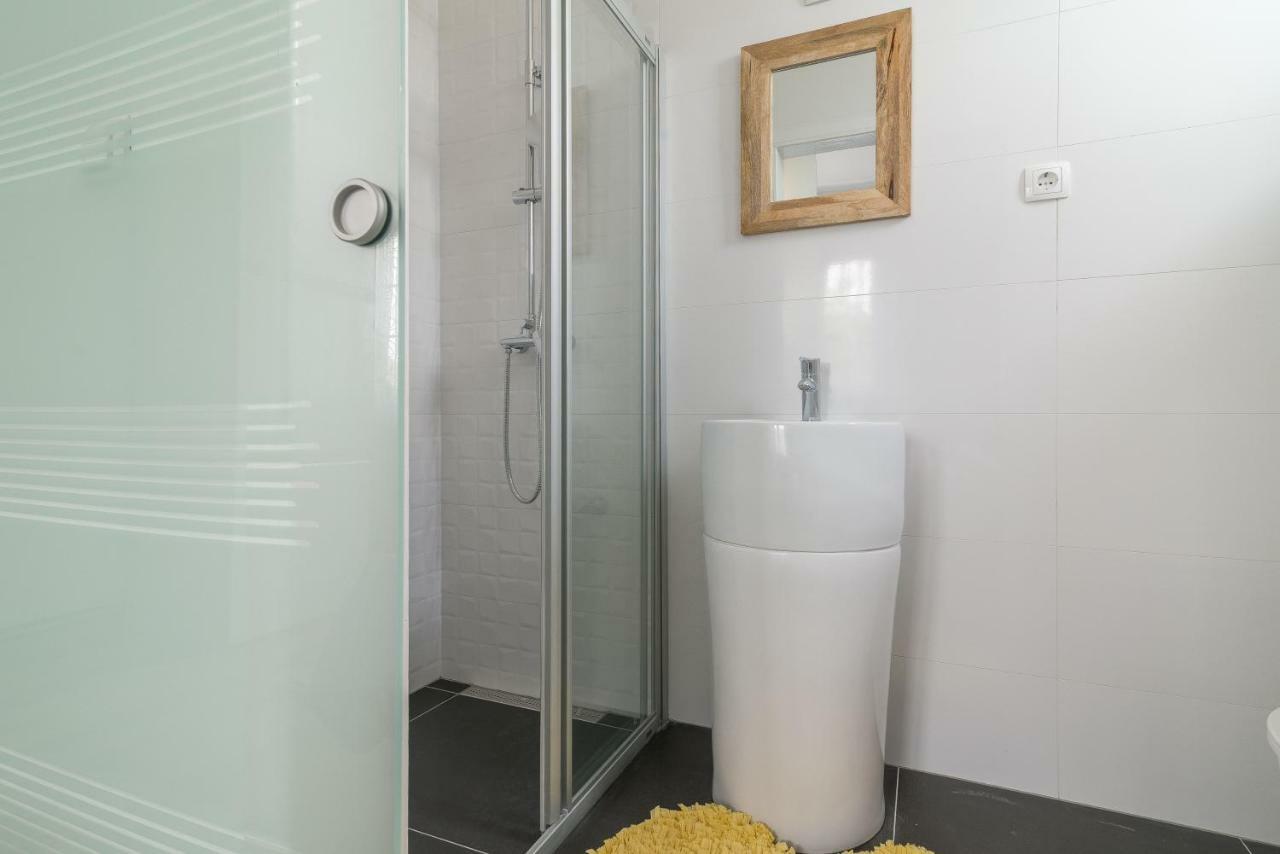 S&I Peaceful Holiday Home With Pool & Jacuzzi Galovac  المظهر الخارجي الصورة